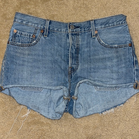 Levi’s Size 29 501 Light Denim Shorts - Picture 2 of 6
